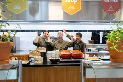 Medewerker bedrijfsrestaurant Stryker